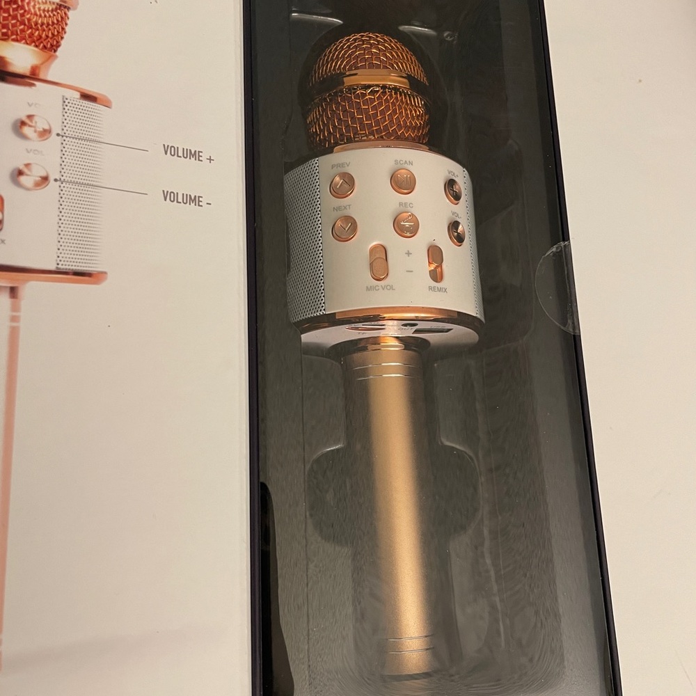 ijoy Open Mis Rose Gold Bluetooth Karaoke Microphone. Up to 5 hrs playtime - Picture 4 of 6